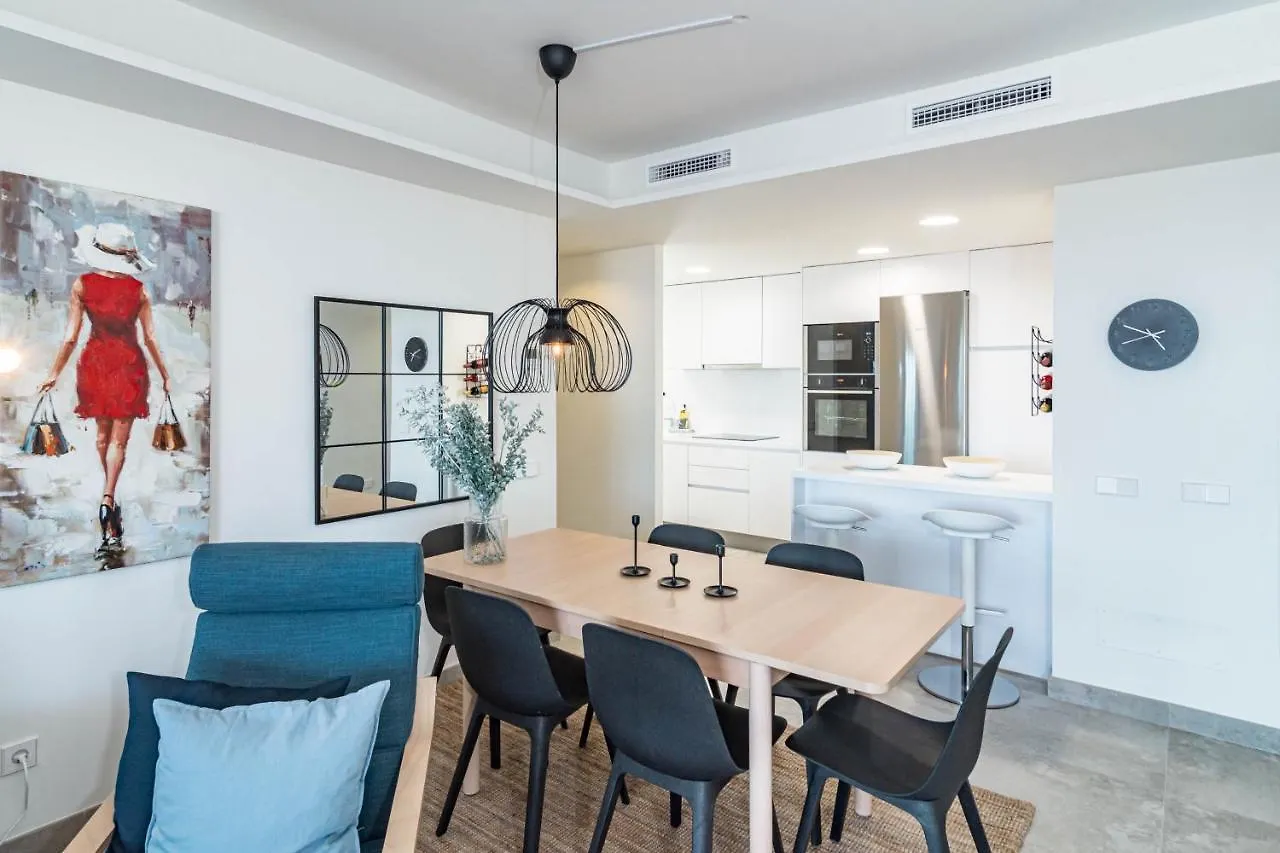 Inf26H- Comfortable And Spacious City Apartment Estepona