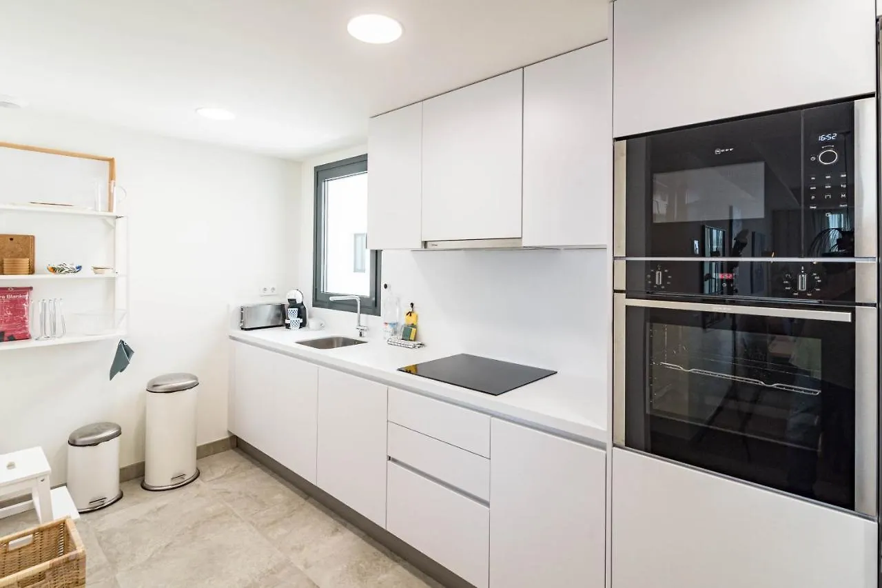 Inf26H- Comfortable And Spacious City Apartment Estepona Spain
